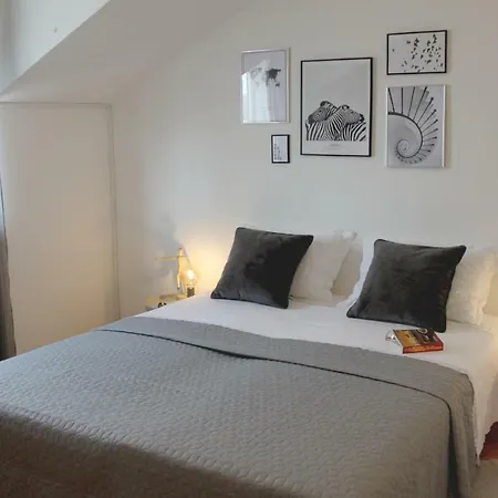 Marjan Hill - Close To Center & Garage Apartman *